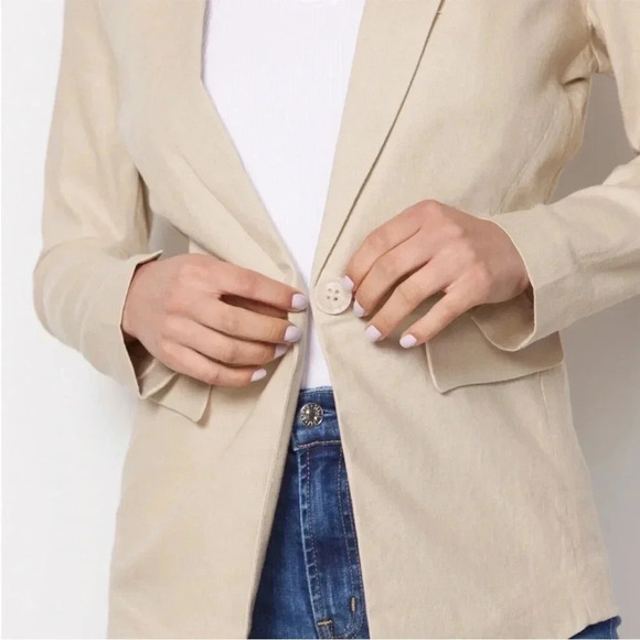 Evereve cream linen blend blazer - Picture 3 of 11
